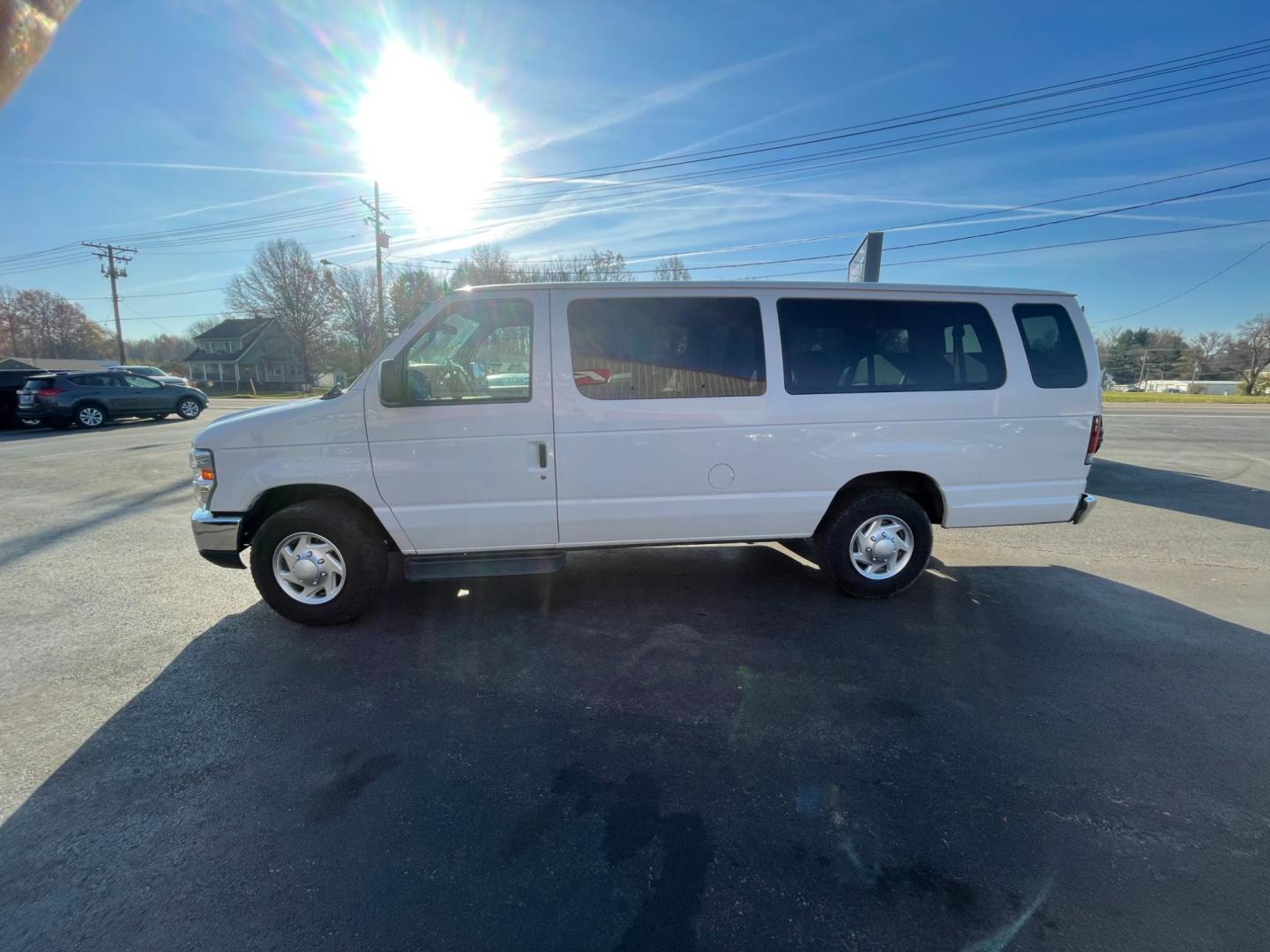 2013 White /Gray Ford E-Series Wagon E-350 XLT Super Duty Extended (1FBSS3BL8DD) with an 5.4L V8 SOHC 16V FFV engine, 4-Speed Automatic transmission, located at 547 E. Main St., Orwell, OH, 44076, (440) 437-5893, 41.535435, -80.847855 - Photo#14